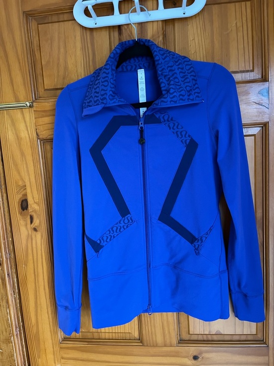 lululemon athletica Jackets & Blazers - lululemon athletica Royal Blue Geometric Zip Jacket
